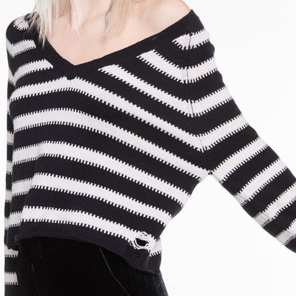 🌴 Mix & Match 2/$150 🌴 WILDFOX Leanne Striped Distressed Sweater - Picture 5 of 9